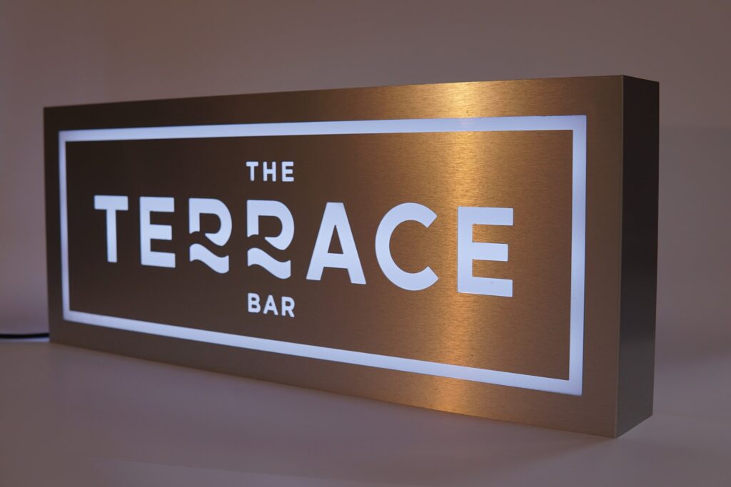 Alüminyum Kompozit Oyma Tabela