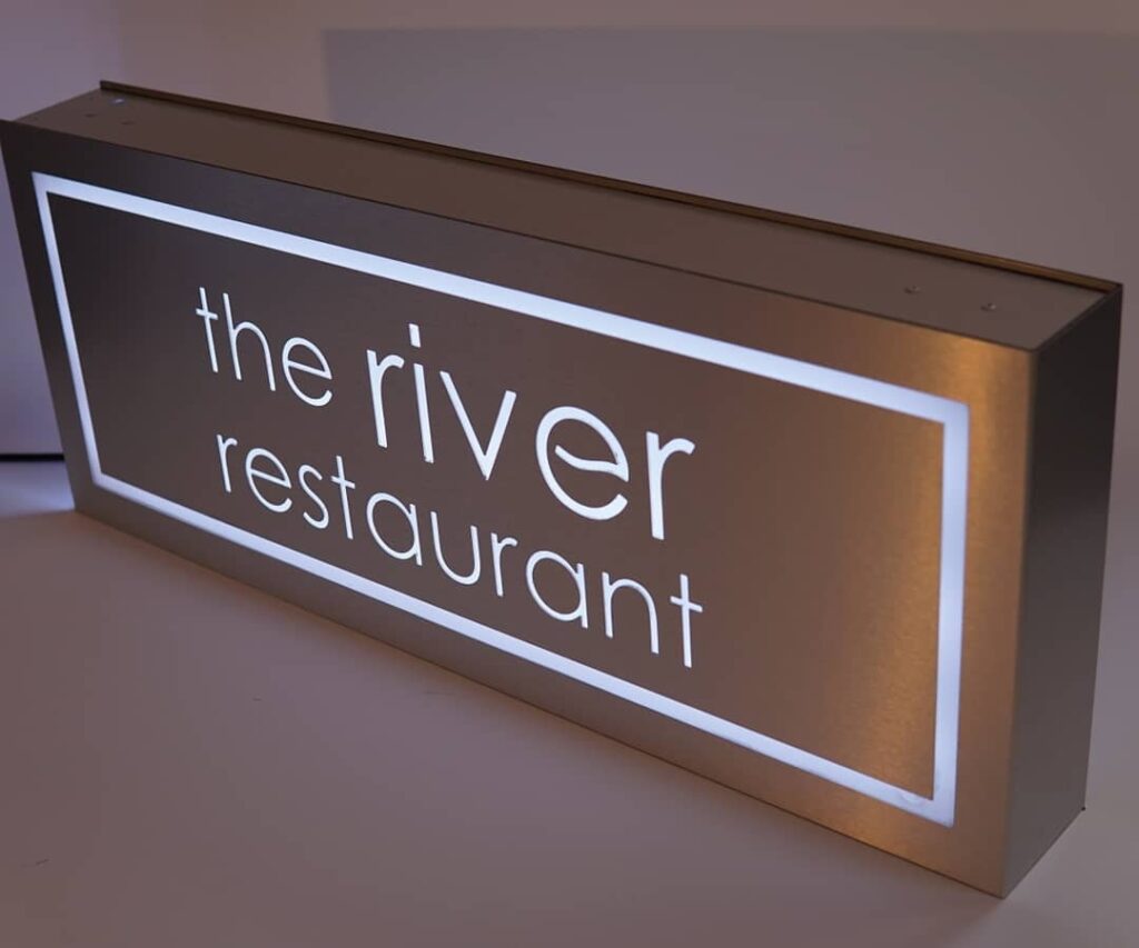 Alüminyum Kompozit Oyma Tabela